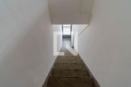 Casa para alugar com 75m², 2 quartos e sem vaga Casa para alugar com 75m², 2 quartos e sem vagaEscada