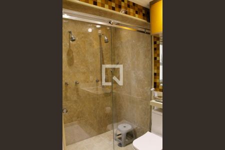 Apartamento à venda com 125m², 3 quartos e 6 vagasBanheiro da Suíte 1