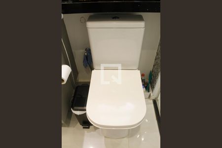 Apartamento à venda com 125m², 3 quartos e 6 vagasBanheiro da Suíte 2