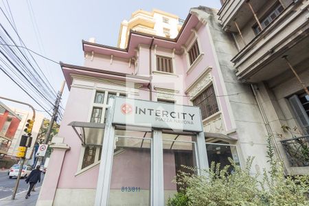 Apartamento à venda com 90m², 2 quartos e 1 vaga Apartamento à venda com 90m², 2 quartos e 1 vagaFachada