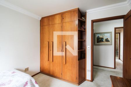 Apartamento à venda com 171m², 4 quartos e 2 vagasQuarto 