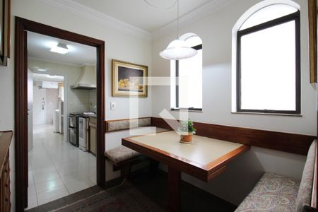 Apartamento à venda com 171m², 4 quartos e 2 vagasCopa 