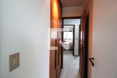 Apartamento à venda com 171m², 4 quartos e 2 vagasCorredor 