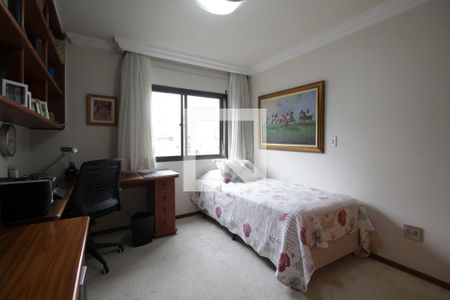 Apartamento à venda com 171m², 4 quartos e 2 vagasQuarto 