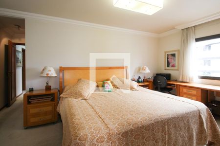 Apartamento à venda com 171m², 4 quartos e 2 vagasSuíte 1 