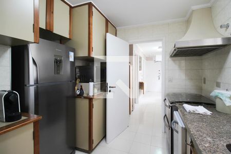 Apartamento à venda com 171m², 4 quartos e 2 vagasCozinha 