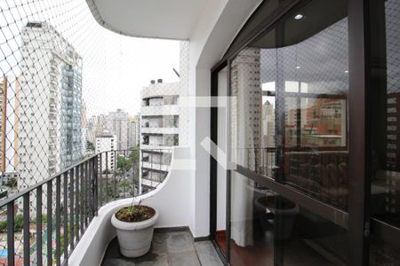 Varanda  de apartamento à venda com 4 quartos, 220m² em Vila Uberabinha, São Paulo