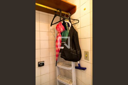 Casa à venda com 200m², 3 quartos e 2 vagasBanheiro de Serviço