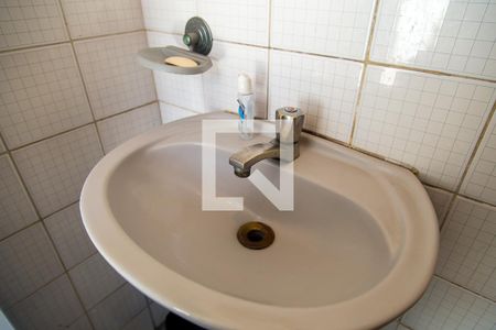 Casa à venda com 200m², 3 quartos e 2 vagasBanheiro de Serviço - Detalhe