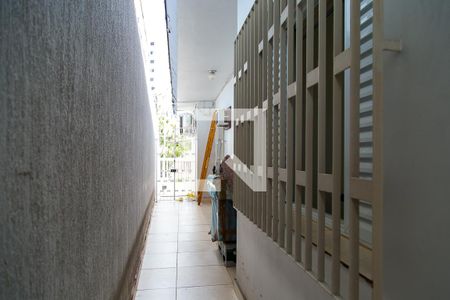 Casa à venda com 200m², 3 quartos e 2 vagasCorredor