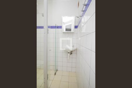 Banheiro de kitnet/studio para alugar com 1 quarto, 21m² em Asa Norte, Brasília
