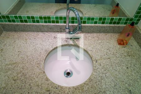 Lavabo de apartamento para alugar com 3 quartos, 177m² em Jardim Monte Kemel, São Paulo