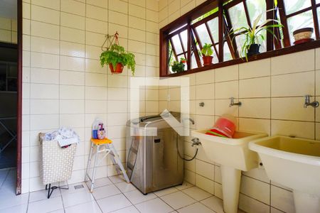 Casa de condomínio para alugar com 600m², 5 quartos e 4 vagas Casa de condomínio para alugar com 600m², 5 quartos e 4 vagasÁrea de Serviço