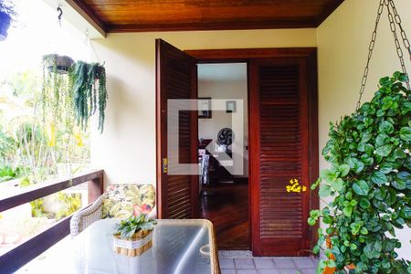 Casa de condomínio para alugar com 600m², 5 quartos e 4 vagas Casa de condomínio para alugar com 600m², 5 quartos e 4 vagasVaranda da Suíte 2