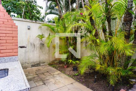 Casa de condomínio para alugar com 600m², 5 quartos e 4 vagas Casa de condomínio para alugar com 600m², 5 quartos e 4 vagasÁrea Externa