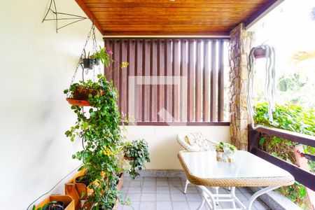 Casa de condomínio para alugar com 600m², 5 quartos e 4 vagas Casa de condomínio para alugar com 600m², 5 quartos e 4 vagasVaranda da Suíte 2