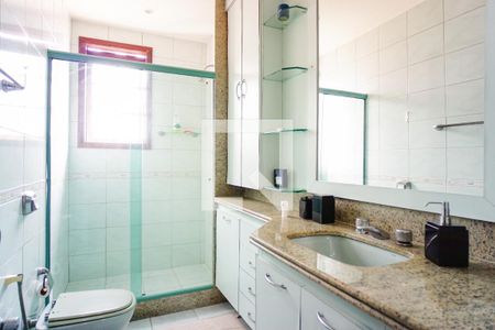 Casa de condomínio para alugar com 600m², 5 quartos e 4 vagas Casa de condomínio para alugar com 600m², 5 quartos e 4 vagasBanheiro da Suíte 5