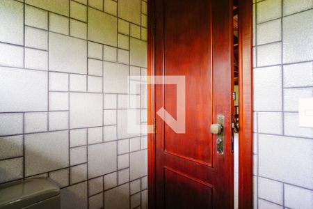 Casa de condomínio para alugar com 600m², 5 quartos e 4 vagas Casa de condomínio para alugar com 600m², 5 quartos e 4 vagasBanheiro do Salão de Festas