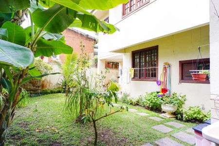 Casa de condomínio para alugar com 600m², 5 quartos e 4 vagas Casa de condomínio para alugar com 600m², 5 quartos e 4 vagasÁrea Externa