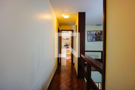 Casa de condomínio para alugar com 600m², 5 quartos e 4 vagas Casa de condomínio para alugar com 600m², 5 quartos e 4 vagasHall da Escada