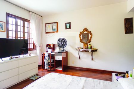 Casa de condomínio para alugar com 600m², 5 quartos e 4 vagas Casa de condomínio para alugar com 600m², 5 quartos e 4 vagasSuíte 2