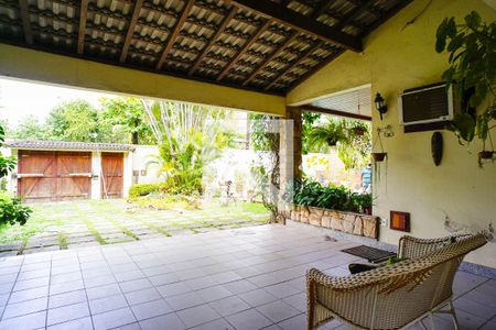 Casa de condomínio para alugar com 600m², 5 quartos e 4 vagas Casa de condomínio para alugar com 600m², 5 quartos e 4 vagasÁrea Externa