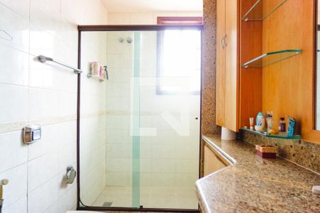 Casa de condomínio para alugar com 600m², 5 quartos e 4 vagas Casa de condomínio para alugar com 600m², 5 quartos e 4 vagasBanheiro da Suíte 4