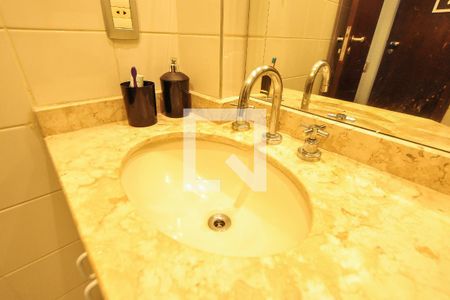 Apartamento à venda com 131m², 3 quartos e 2 vagasBanheiro da Suíte 2