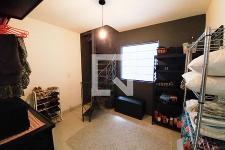 Casa à venda com 250m², 4 quartos e 4 vagas Casa à venda com 250m², 4 quartos e 4 vagasCloset do Quarto 3 - Suíte