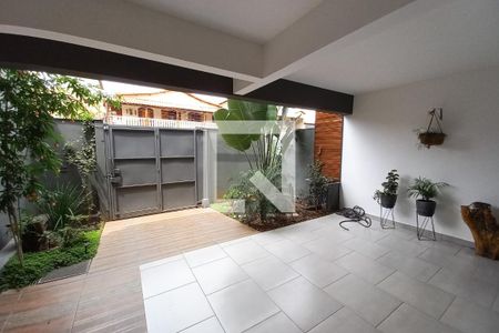 Casa à venda com 250m², 4 quartos e 4 vagas Casa à venda com 250m², 4 quartos e 4 vagasGaragem