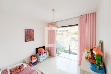 Casa à venda com 250m², 4 quartos e 4 vagas Casa à venda com 250m², 4 quartos e 4 vagasQuarto 2 - Suíte