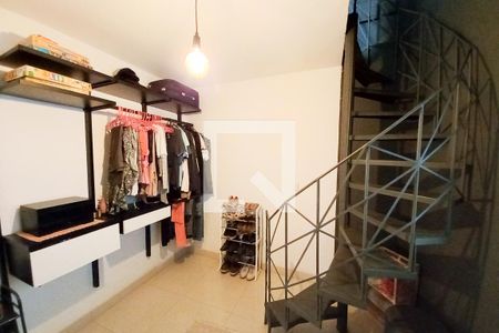 Casa à venda com 250m², 4 quartos e 4 vagas Casa à venda com 250m², 4 quartos e 4 vagasCloset do Quarto 3 - Suíte
