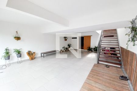 Casa à venda com 250m², 4 quartos e 4 vagas Casa à venda com 250m², 4 quartos e 4 vagasGaragem