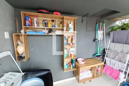 Casa à venda com 250m², 4 quartos e 4 vagas Casa à venda com 250m², 4 quartos e 4 vagasÁrea de Serviço