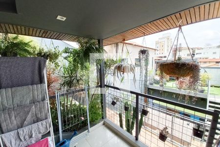 Casa à venda com 250m², 4 quartos e 4 vagas Casa à venda com 250m², 4 quartos e 4 vagasÁrea de Serviço