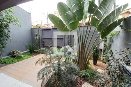Casa à venda com 250m², 4 quartos e 4 vagas Casa à venda com 250m², 4 quartos e 4 vagasGaragem