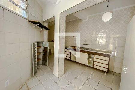 Casa à venda com 400m², 4 quartos e 8 vagas Casa à venda com 400m², 4 quartos e 8 vagasCozinha