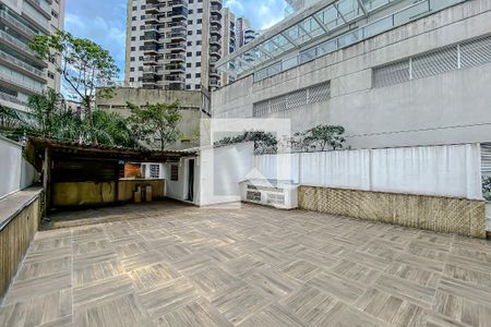 Casa à venda com 400m², 4 quartos e 8 vagas Casa à venda com 400m², 4 quartos e 8 vagasVaranda