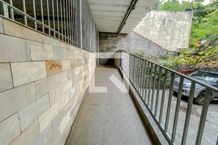 Casa à venda com 400m², 4 quartos e 8 vagas Casa à venda com 400m², 4 quartos e 8 vagasEntrada