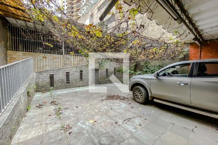 Casa à venda com 400m², 4 quartos e 8 vagas Casa à venda com 400m², 4 quartos e 8 vagasGaragem