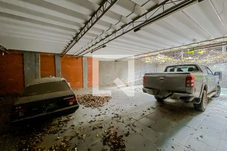 Casa à venda com 400m², 4 quartos e 8 vagas Casa à venda com 400m², 4 quartos e 8 vagasGaragem