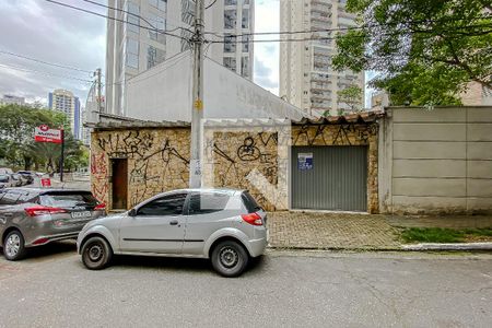 Casa à venda com 400m², 4 quartos e 8 vagas Casa à venda com 400m², 4 quartos e 8 vagasFachada