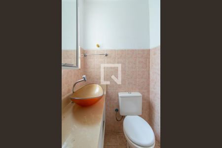 Banheiro de apartamento à venda com 1 quarto, 49m² em Menino Deus, Porto Alegre