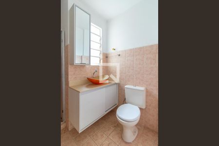 Banheiro de apartamento à venda com 1 quarto, 49m² em Menino Deus, Porto Alegre