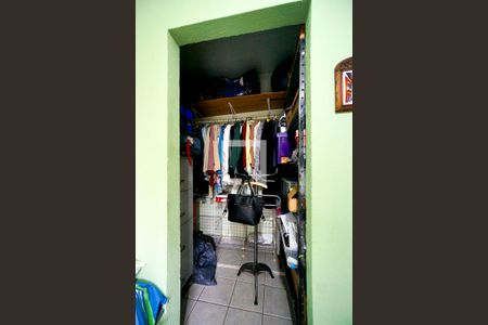 Closet do quarto 01 de casa para alugar com 3 quartos, 180m² em Tatuapé, São Paulo