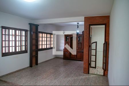 sala de casa para alugar com 2 quartos, 650m² em Taquara, Rio de Janeiro