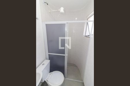 Banheiro de apartamento para alugar com 1 quarto, 28m² em Rio Pequeno, São Paulo