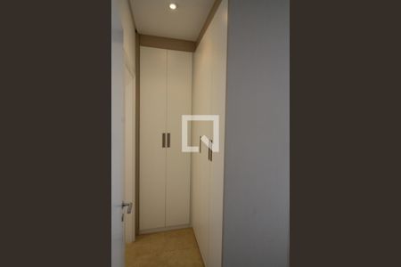 Apartamento para alugar com 75m², 2 quartos e 2 vagas Apartamento para alugar com 75m², 2 quartos e 2 vagasCloset da suíte