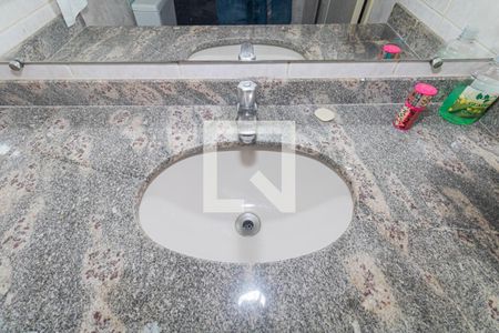 Apartamento à venda com 82m², 2 quartos e 2 vagasBanheiro da Suíte