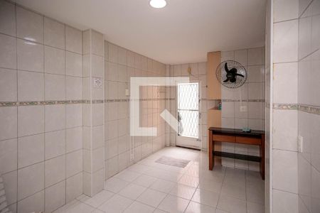 Casa de condomínio para alugar com 111m², 3 quartos e 2 vagasCopa